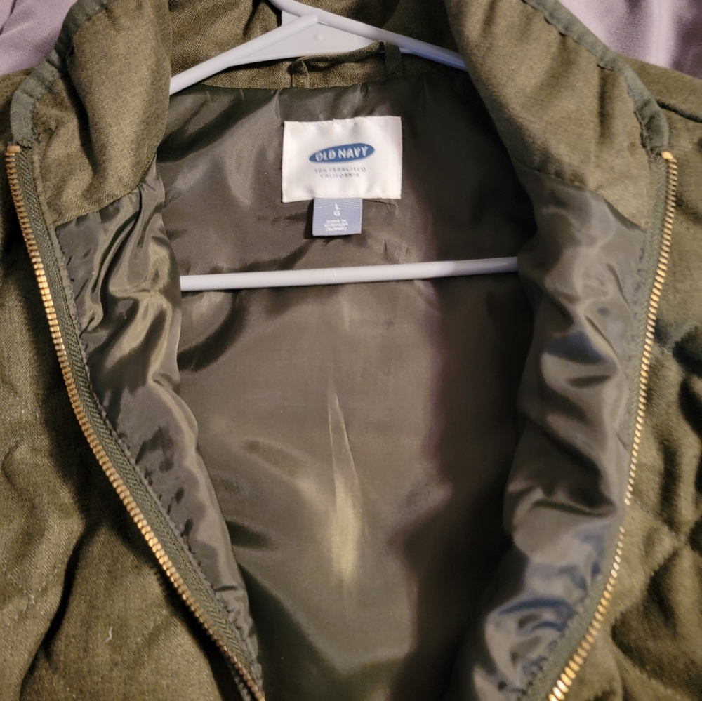 Old Navy zip up vest